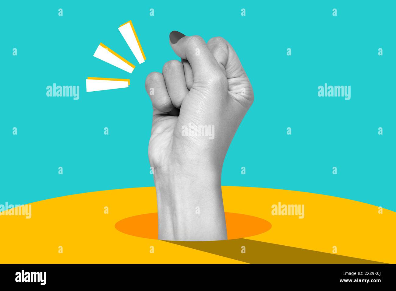 Una mano umana alzò un pugno nell'aria con uno sfondo colorato. Arte collage Foto Stock