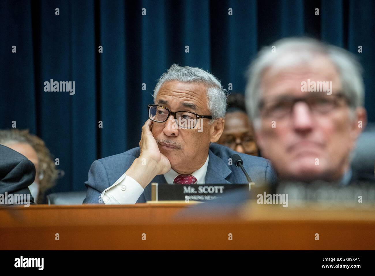 Washington, Stati Uniti. 23 maggio 2024. Il rappresentante degli Stati Uniti Bobby Scott (Democratico della Virginia), membro della classifica, Comitato della camera degli Stati Uniti per l'istruzione e la forza lavoro partecipa a un'audizione della House Committee on Education and the Workforce "Calling for Accountability: Stopping Antiseitic College Chaos" presso il Rayburn House Office Building a Washington, DC, USA, giovedì 23 maggio, 2024. foto di Rod Lamkey/CNP/ABACAPRESS. COM credito: Abaca Press/Alamy Live News Foto Stock