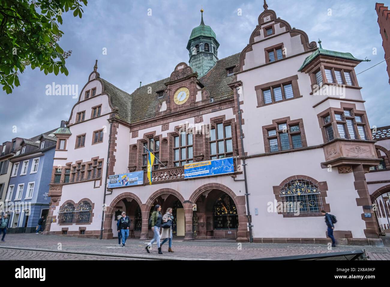 Neues Rathaus, Rathausplatz, Freiburg im Breisgau, Baden-Württemberg, Deutschland Foto Stock