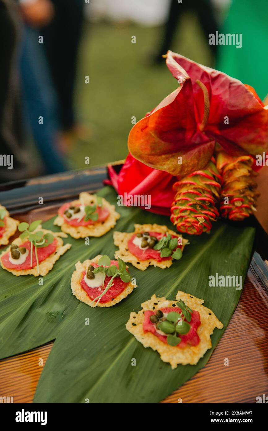 Vassoio tropicale di antipasti e evento serale alle Hawaii Foto Stock