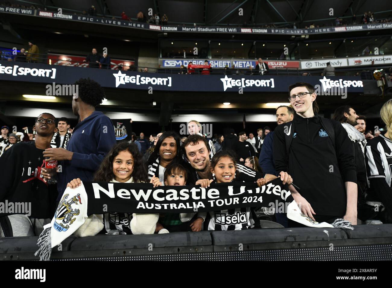 MELBOURNE, AUSTRALIA. 24 maggio 2024. Nella foto: Tifosi del Newcastle Utd durante la settimana calcistica globale amichevole tra il club inglese Newcastle United e l'Australian ALeague Allstars al Marvel Stadium di Melbourne, Australia. Crediti: Karl Phillipson/Alamy Live News Foto Stock