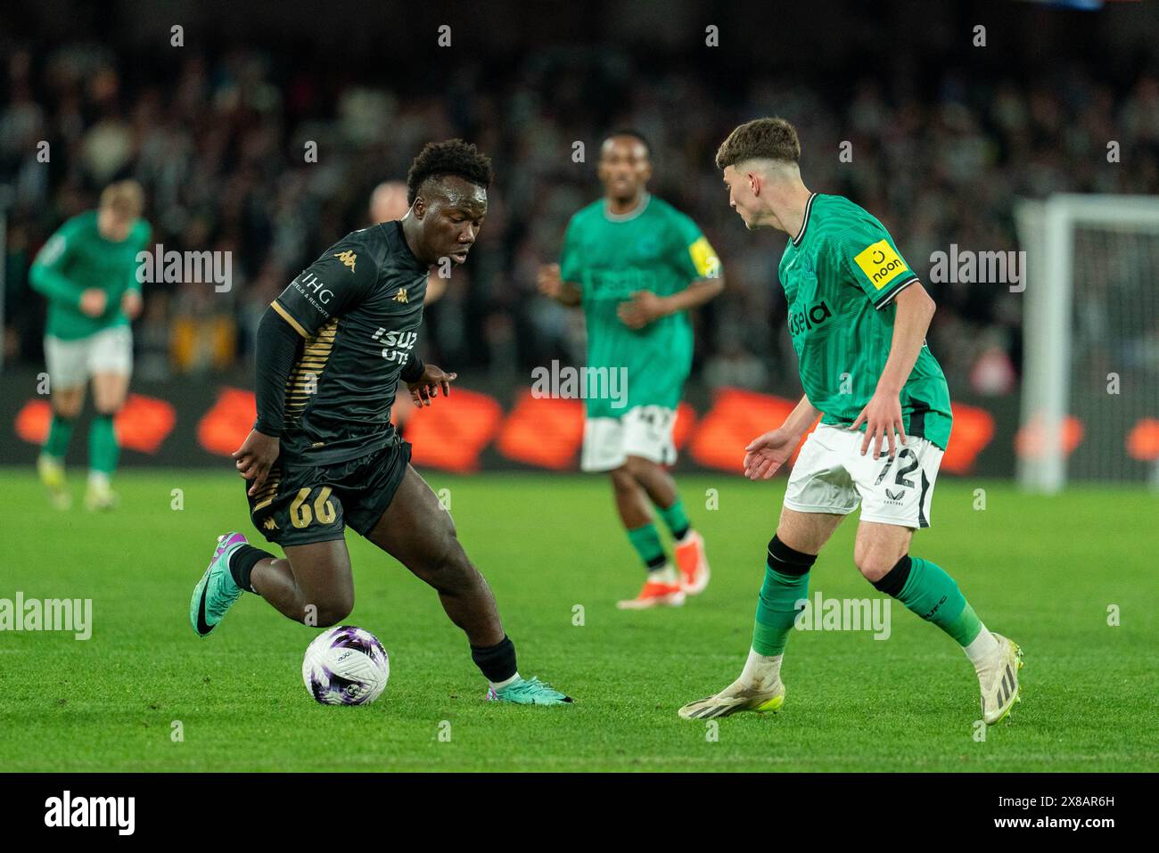 Melbourne, Australia. 24 maggio 2024. Melbourne, Australia, 24 maggio 2024: Nestory Irankunda (66 A-League Men All-Stars) dribbla con la palla durante la partita amichevole della Global Football Week tra gli A-League Men All-Stars e il Newcastle United FC al Marvel Stadium di Melbourne, Australia. (NOE Llamas/SPP) credito: SPP Sport Press Photo. /Alamy Live News Foto Stock