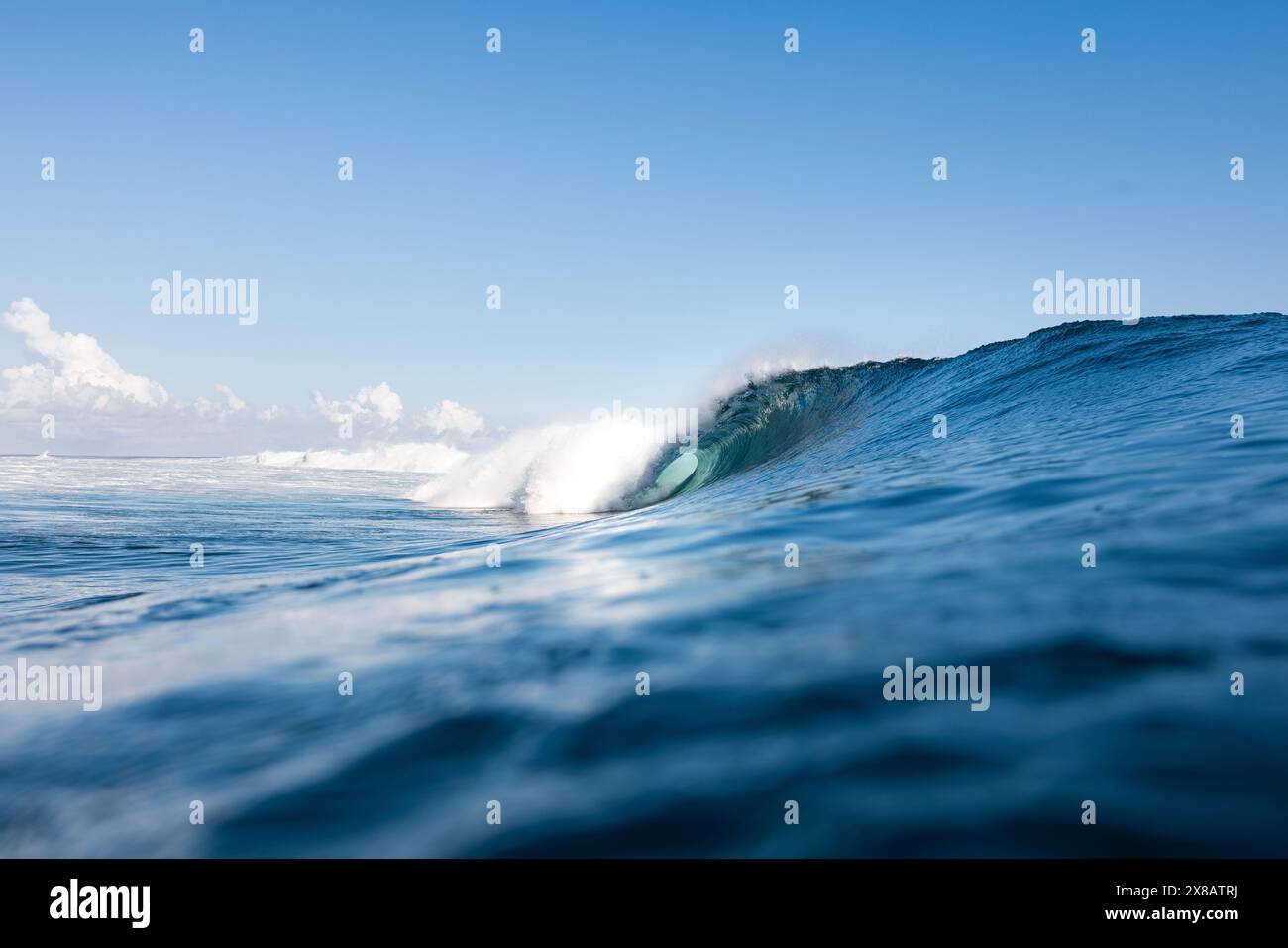 TeahupoÃ³, sito di surf delle Olimpiadi di Parigi del 2024 Foto Stock