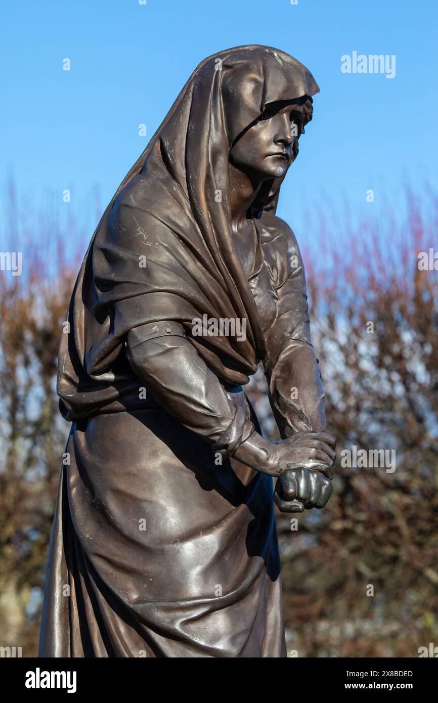 Stratford-upon-Avon, Regno Unito - 12 febbraio 2024: Una scultura di Lady Macbeth - parte del Gower Monument di Stratford-upon-Avon, Regno Unito, dedicata a Willia Foto Stock