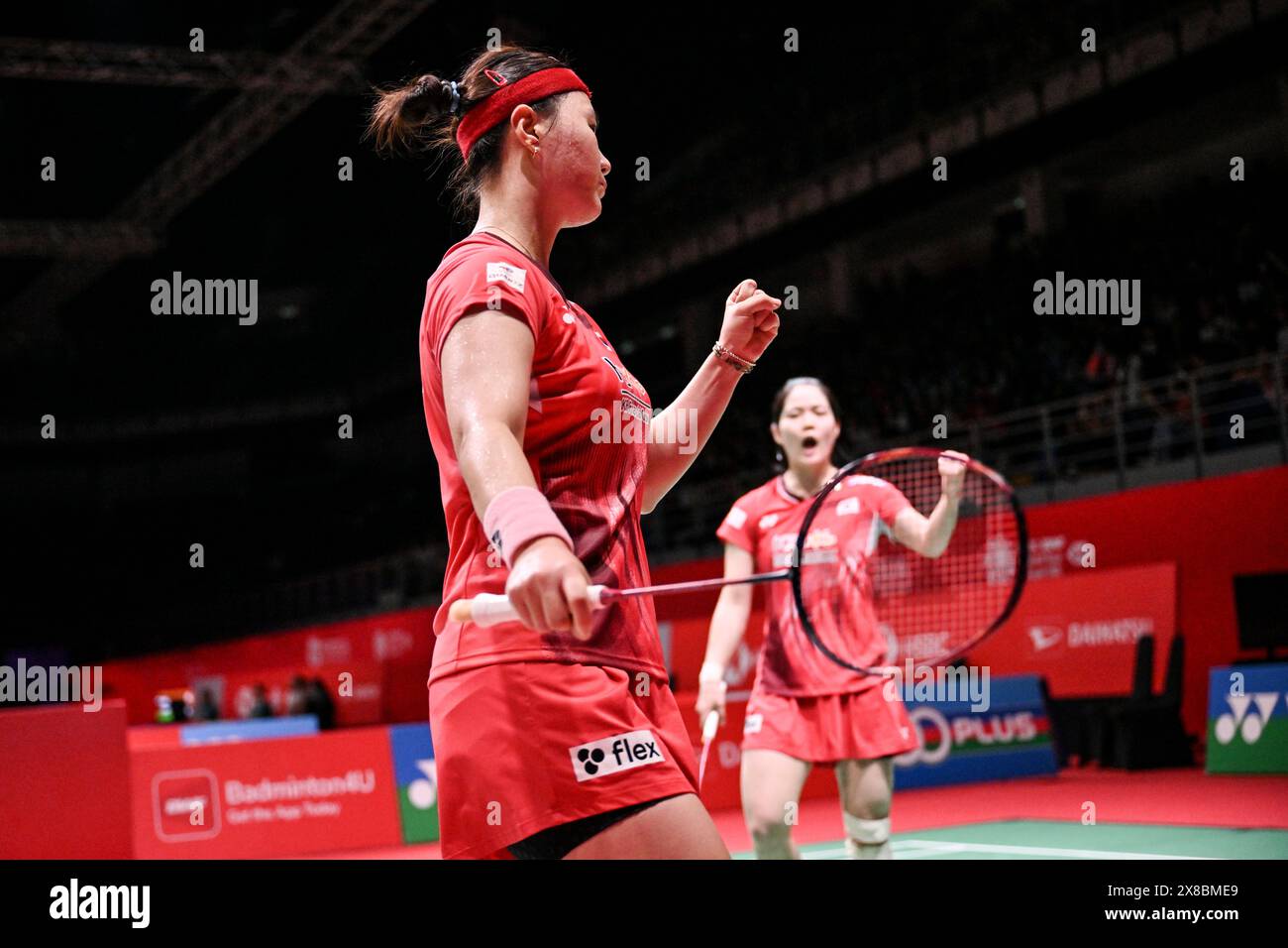 Kuala Lumpur, Malesia. 24 maggio 2024. Lee Yu Lim(R)/Shin Seung Chan della Corea del Sud reagiscono durante il match di doppio femminile tra Keng Shuliang/Zhang chi della Cina e Lee Yu Lim/Shin Seung Chan della Corea del Sud al Malesia Masters 2024 a Kuala Lumpur, Malesia, maggio. 24, 2024. Crediti: Cheng Yiheng/Xinhua/Alamy Live News Foto Stock