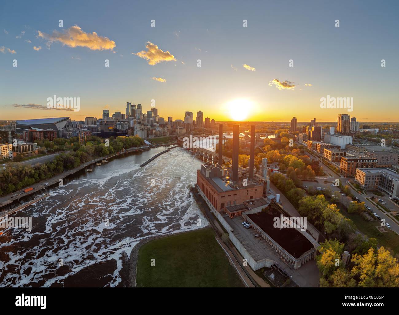 Minneapolis, Minnesota, Stati Uniti, Skylin del centro città al crepuscolo. Foto Stock