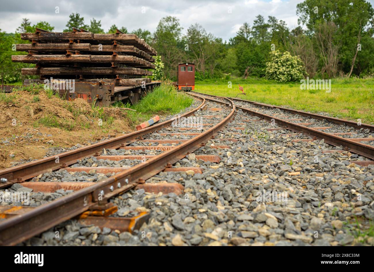 vecchio e arrugginito nodo ferroviario, riabilitato per il turismo Foto Stock