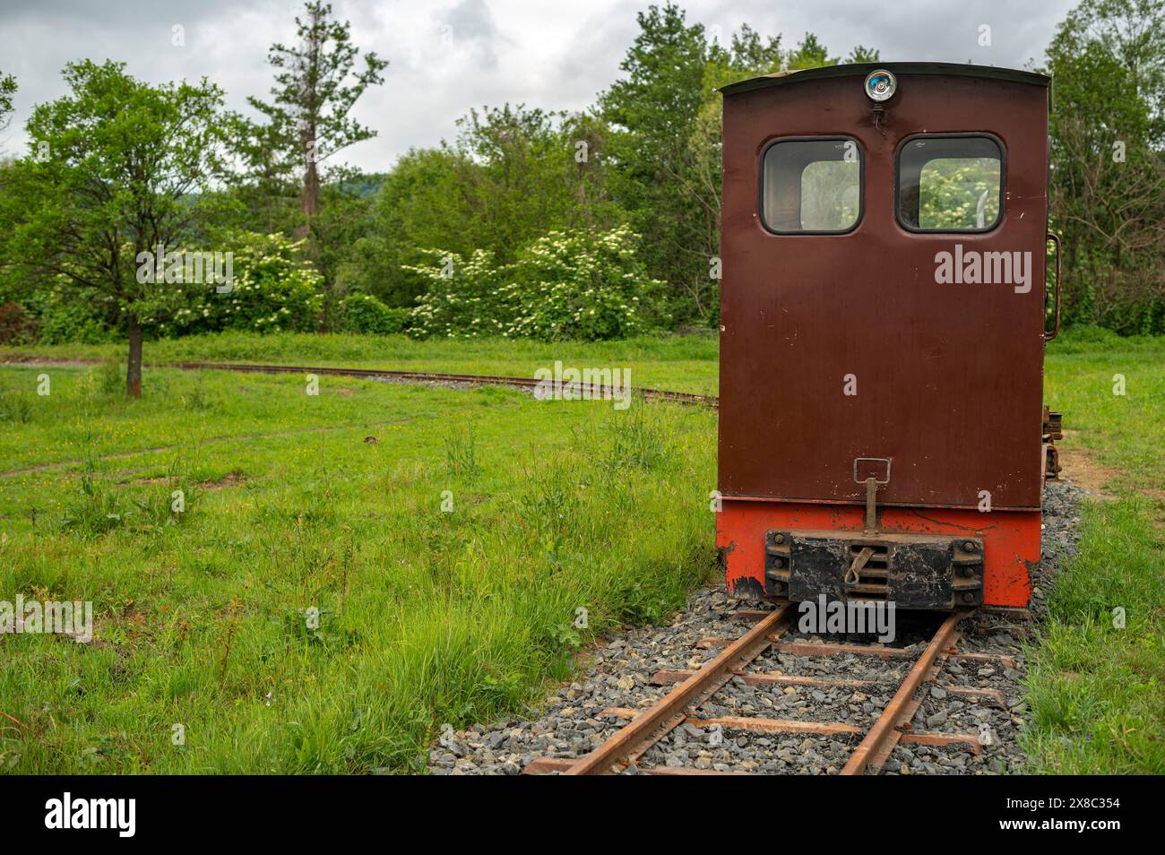 vecchia e piccola locomotiva diesel fatta a mano Foto Stock