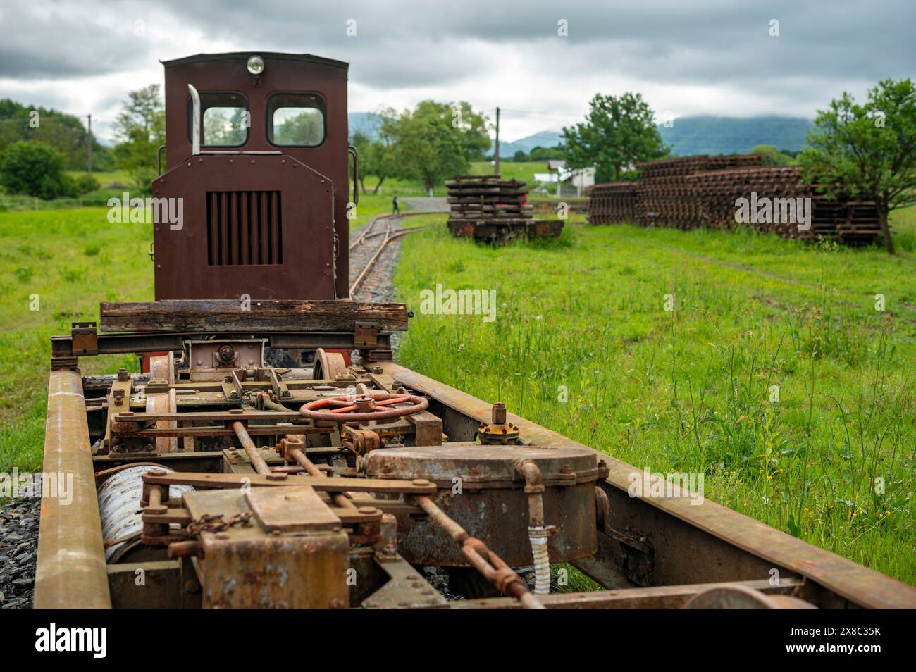 vecchia e piccola locomotiva diesel fatta a mano Foto Stock