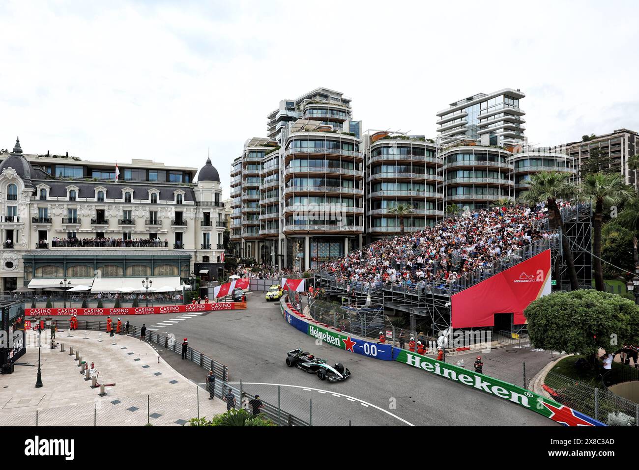 Montecarlo, Monaco. 24 maggio 2024. Lewis Hamilton (GBR) Mercedes AMG F1 W15. Campionato del mondo di Formula 1, Rd 8, Gran Premio di Monaco, venerdì 24 maggio 2024. Montecarlo, Monaco. Crediti: James Moy/Alamy Live News Foto Stock