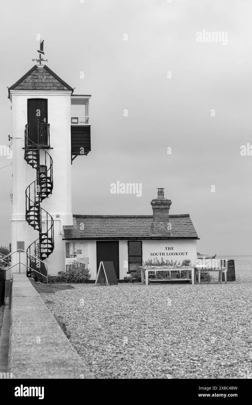 South Lookout ad Aldeburgh, Suffolk, Regno Unito ad aprile Foto Stock
