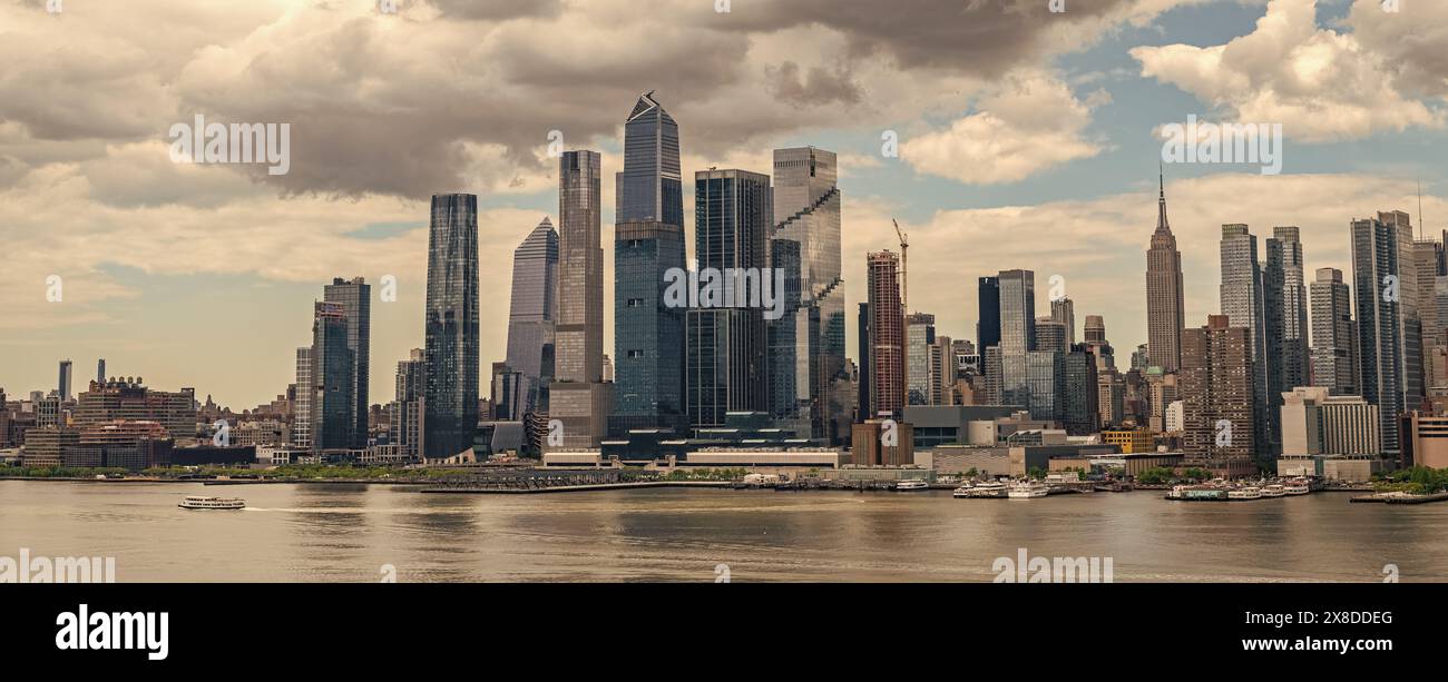 New York City, Stati Uniti d'America - 5 maggio 2023: Skyline grattacielo del centro di manhattan, nyc Foto Stock