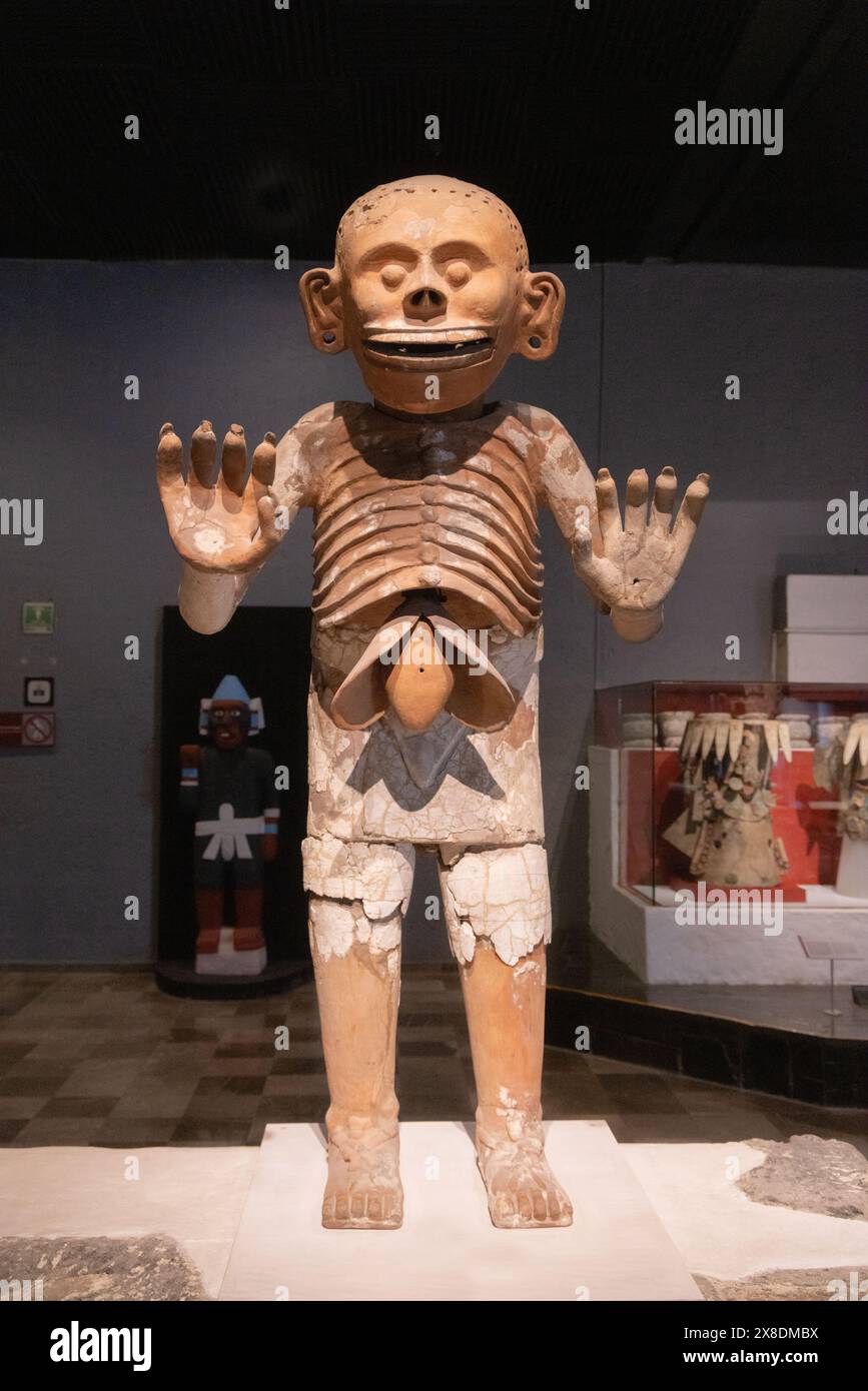 Dio azteco della morte; scultura in ceramica di Mictlantecuhtli, trovata a Tenochtitlan, la capitale azteca, ora nel Templo-Mayor Museum, città del Messico, Messico Foto Stock