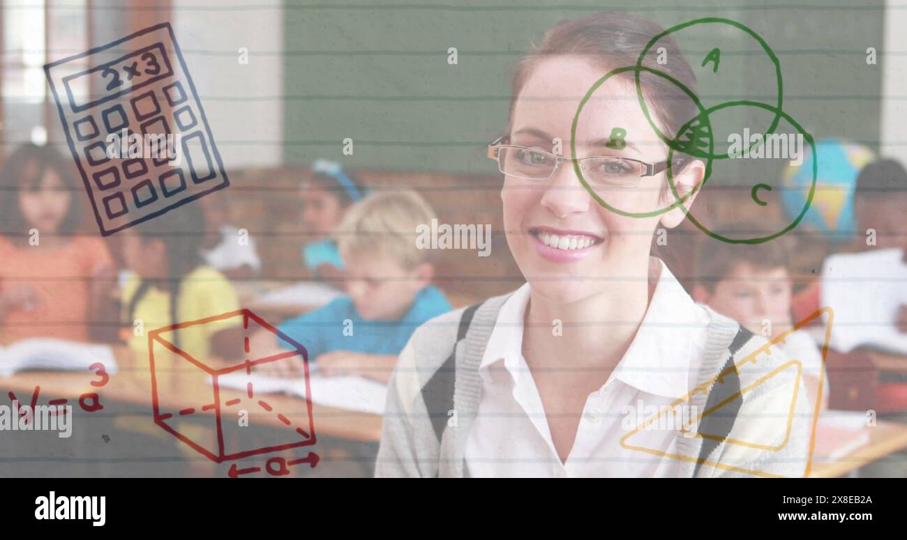 Insegnante caucasico, occhiali e calcolatrice, sorridendo a studenti diversi Foto Stock