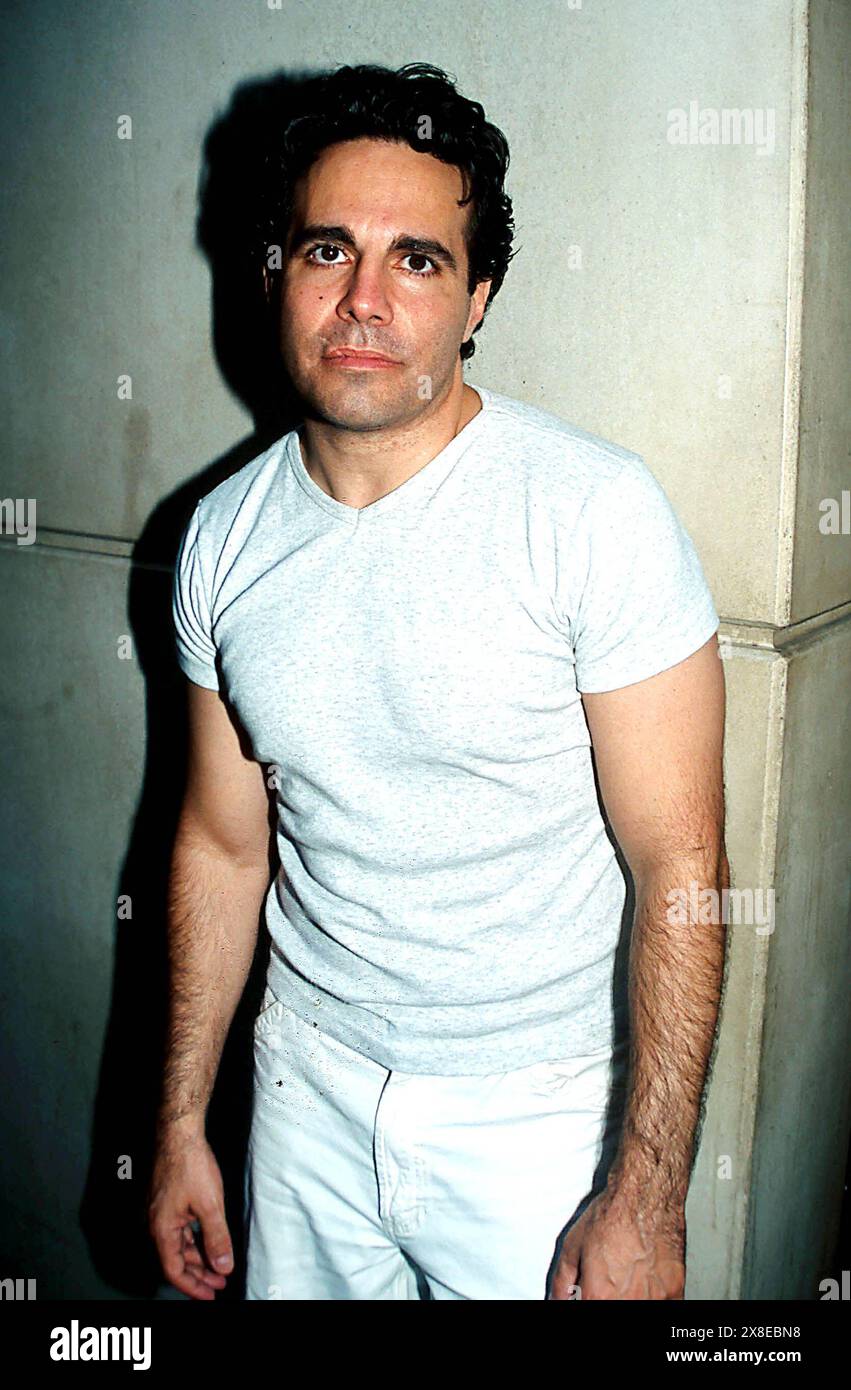 MARIO CANTONE. K25876JBU SD0813.IL LANCIO DELLO SPETTACOLO E DELLA FESTA CAROLINE RHEA ALL'HUDSON, NEW YORK CITY. JUDIE BURSTEIN/ 2002 (immagine di credito: © JUDIE BURSTEIN/ZUMA Wire) SOLO PER USO EDITORIALE! Non per USO commerciale! Foto Stock