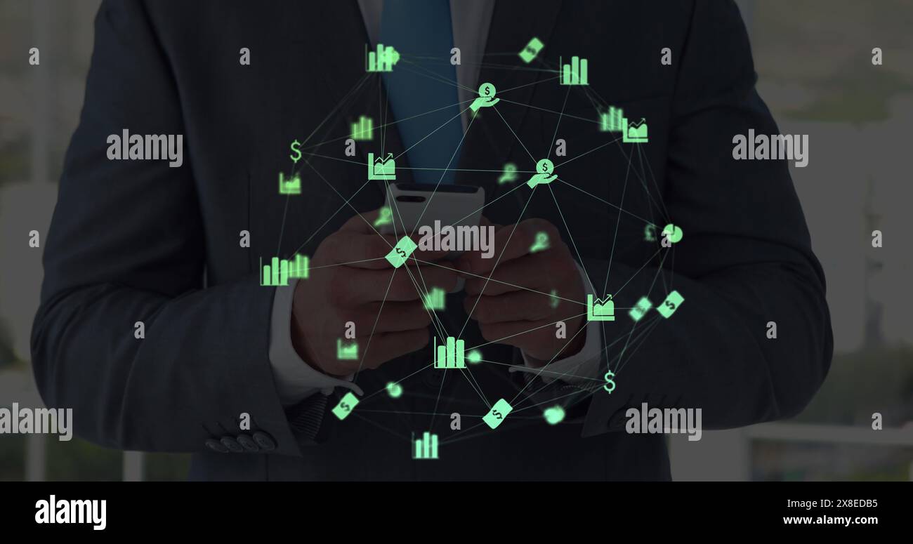 Uomo in tuta con smartphone e icone digitali che volano intorno Foto Stock