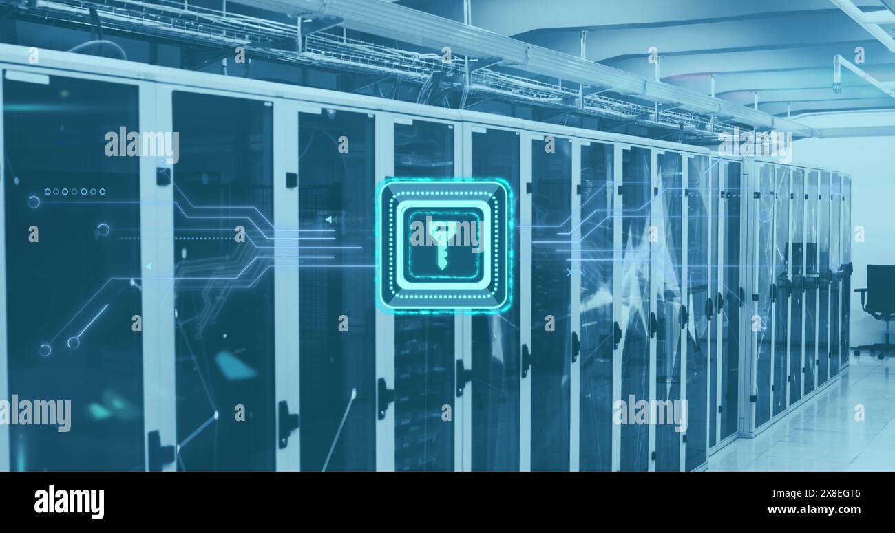 Immagine della chiave in quadrato, schema della scheda a circuito stampato e punti collegati sui rack del server dati Foto Stock