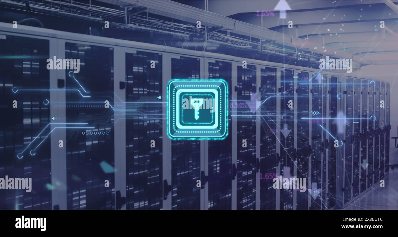 Immagine della chiave quadrata, delle frecce collegate, dello schema del circuito stampato sui rack del server dati Foto Stock