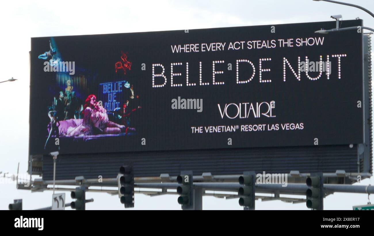 Las Vegas, Nevada, USA 14 maggio 2024 Belle De Nuit Billboard al Voltaire al Venetian Hotel & Casino il 14 maggio 2024 a Las Vegas, Nevada, USA. Foto di Barry King/Alamy Stock Photo Foto Stock