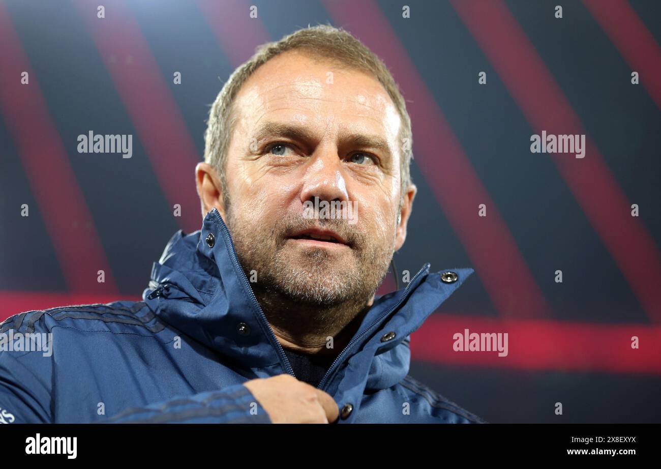 L'allenatore Hansi Hans Flick FC Bayern MŸnchen FC Bayern MŸnchen Borussia Dortmund 1 Fussball Bundesliga Saison 2019 / 2020 proibisce l'uso di fotografie come sequenze di immagini e/o quasi-video © diebilderwelt / Alamy Stock Foto Stock