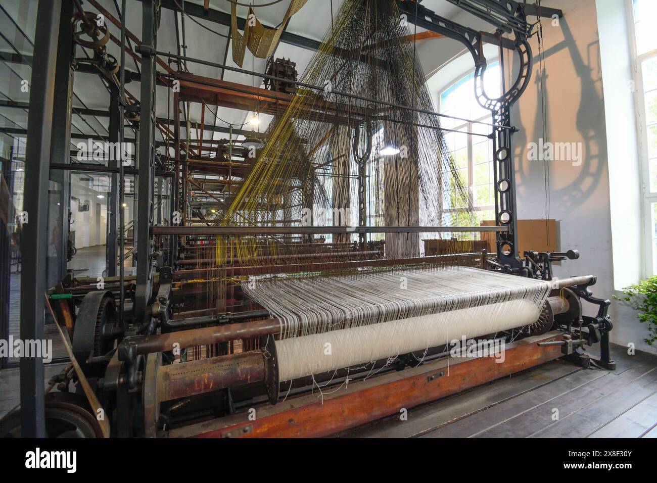 Vecchi macchinari per la fabbricazione di indumenti tessili Foto Stock