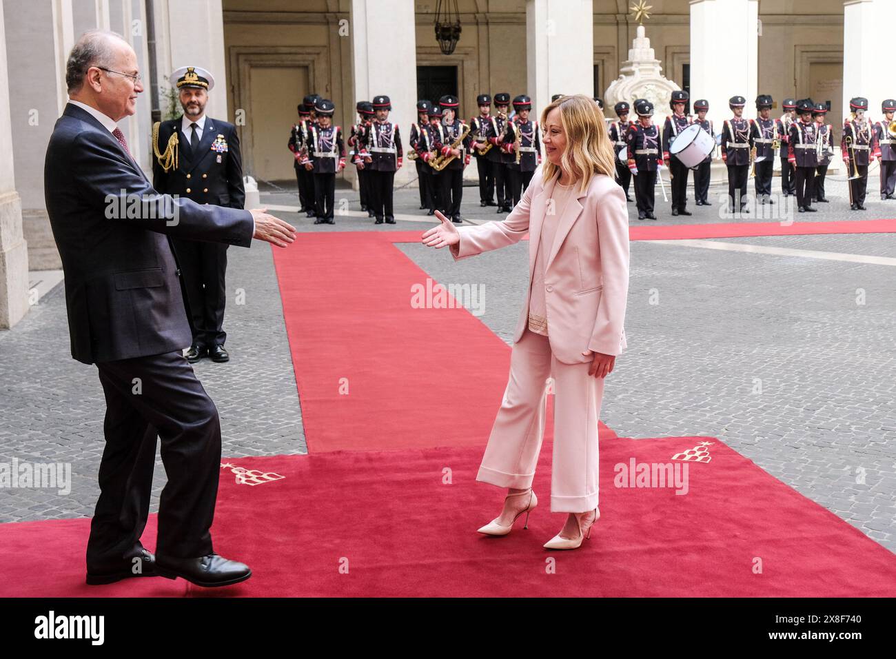 Roma, Italia. 25 maggio 2024. Il Presidente del Consiglio Giorgia Meloni incontra primo Ministro palestinese, Mohammad Mustafa a Palazzo Chigi, sede del governo italiano a Roma, sabato, 25 maggio 2024 (foto Mauro Scrobogna/LaPresse) il primo Ministro Giorgia Meloni incontra il primo Ministro palestinese Mohammad Mustafa a a Palazzo Chigi, sede del governo italiano a Roma, sabato, maggio 25 2024 (foto di Mauro Scrobogna/LaPresse) credito: LaPresse/Alamy Live News Foto Stock