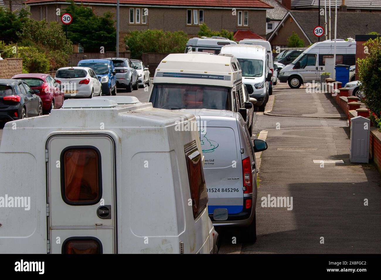 Morecambe Lancashire, Regno Unito. 25 maggio 2025. Ci sono più problemi con i camper che bloccano le strade intorno alla vendita di camper che con l'uso dei furgoni Un problema che sembra essere indiscusso Credit: PN News/Alamy Live News Foto Stock