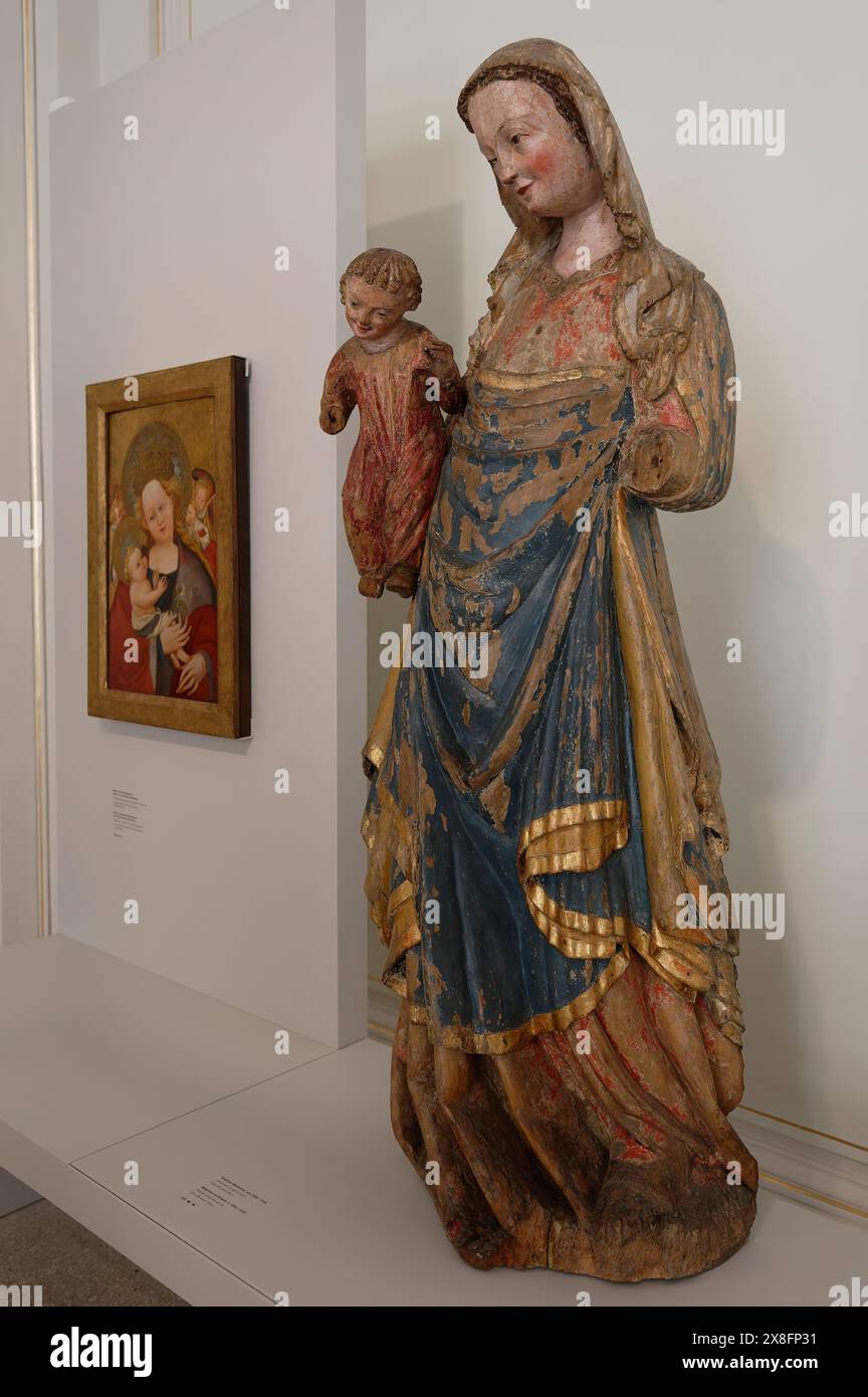 Vienna, Austria. Museo della Cattedrale di Vienna. Erlach Madonna (R), circa 1320-1330. Legno di tiglio, policromato Foto Stock