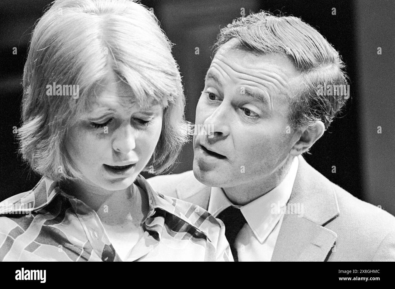 Jane Asher (Celia), Alec McCowen (Philip) in THE PHILANTHROPIST di Christopher Hampton al May Fair Theatre, Londra W1 26/02/1971 a Royal Court Theatre 1970 progetto di produzione: John Gunter regista: Robert Kidd Foto Stock