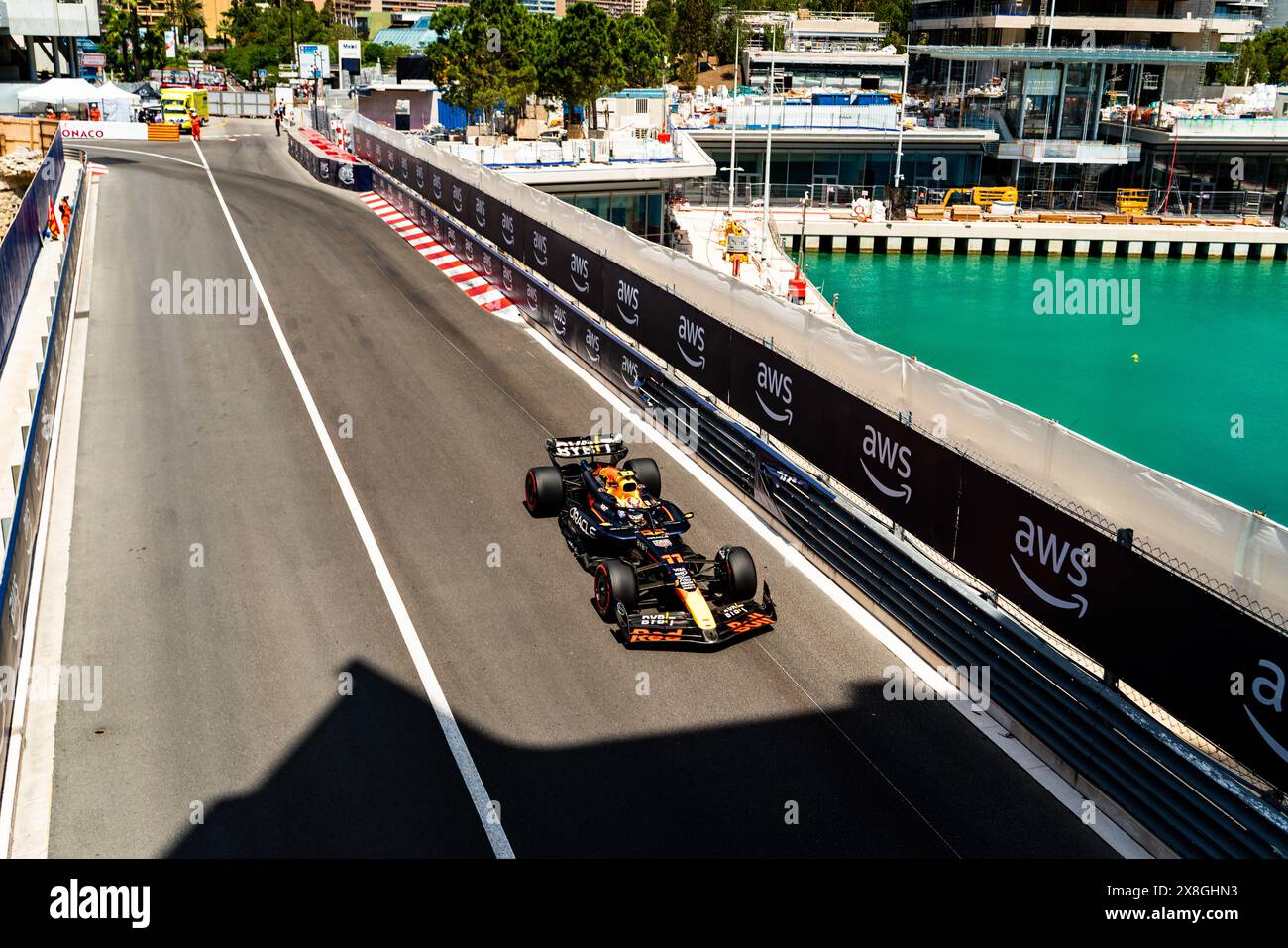 Imola, Imola, Italia. 25 maggio 2024. Sergio Perez ( 11) pilota messicano del team Oracle Redbull F1 durante la prova libera tre al Gran Premio di Formula 1 di Monaco (Credit Image: © Luca Martini/ZUMA Press Wire) SOLO PER USO EDITORIALE! Non per USO commerciale! Foto Stock