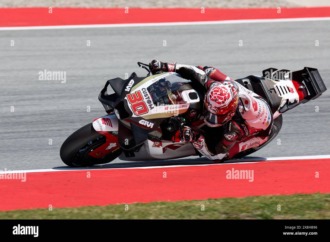 Barcellona, Spagna. 25 maggio 2024. Takaaki Nakagami dal Giappone del team Idemitsu Honda LCR con Honda durante la gara Tissot Sprint di MotoGP Gran premi Energi Monster de Catalunya 2024 sul circuito di Barcellona-Catalunya a Barcellona. (Immagine di credito: © David Ramirez/DAX tramite ZUMA Press Wire) SOLO PER USO EDITORIALE! Non per USO commerciale! Crediti: ZUMA Press, Inc./Alamy Live News Foto Stock