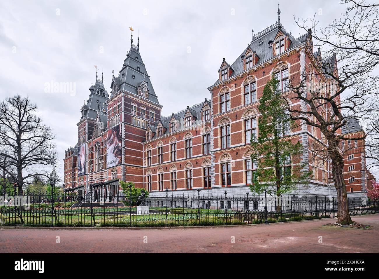 Paesi Bassi, Amsterdam - 09 aprile 2024: Rijksmuseum, museo nazionale di stato nel centro di Amsterdam Foto Stock