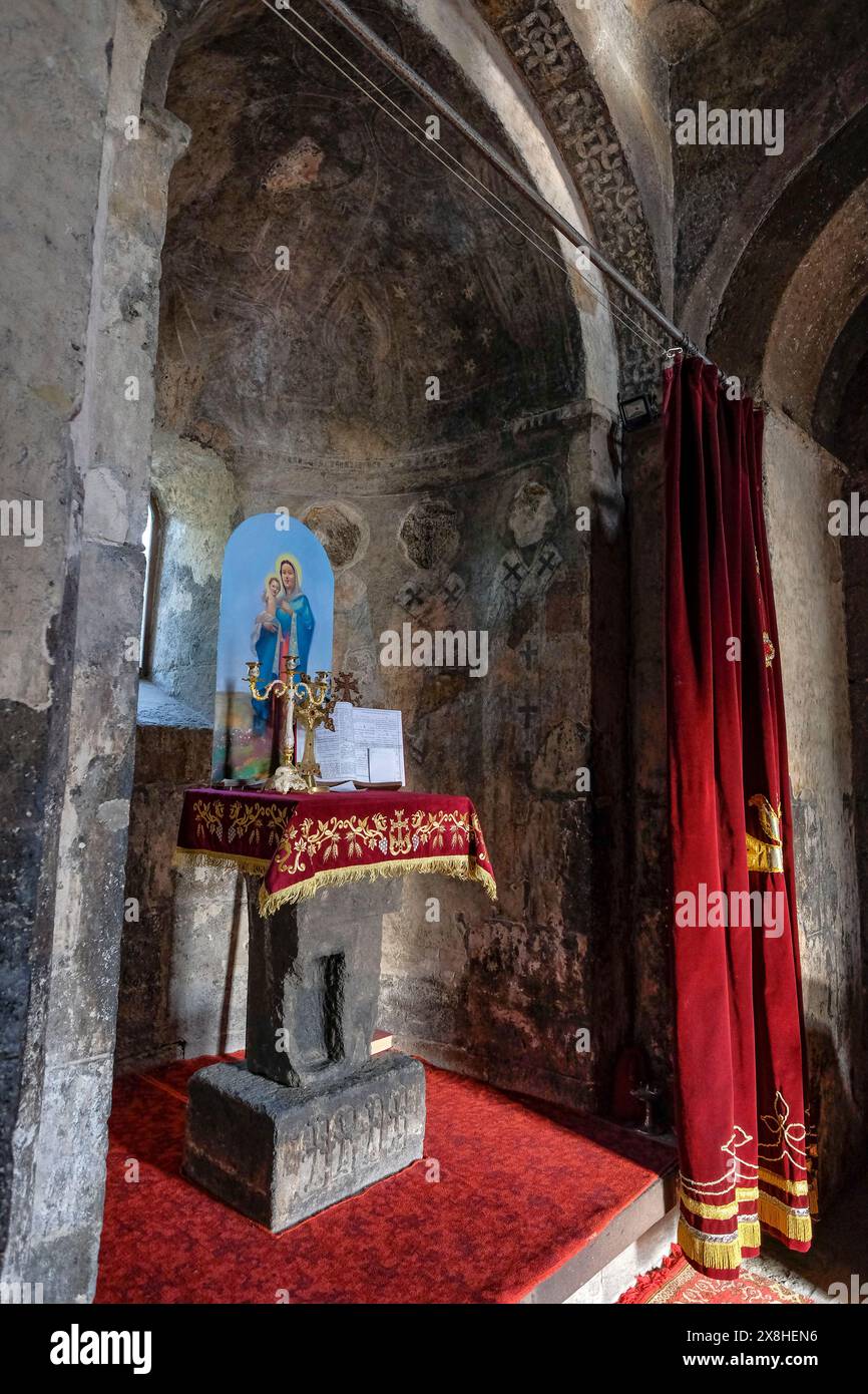 Ashtarak, Armenia - 21 maggio 2024: Chiesa di Karmravor nota anche come Chiesa della Santa madre di Dio ad Ashtarak, Armenia. Foto Stock