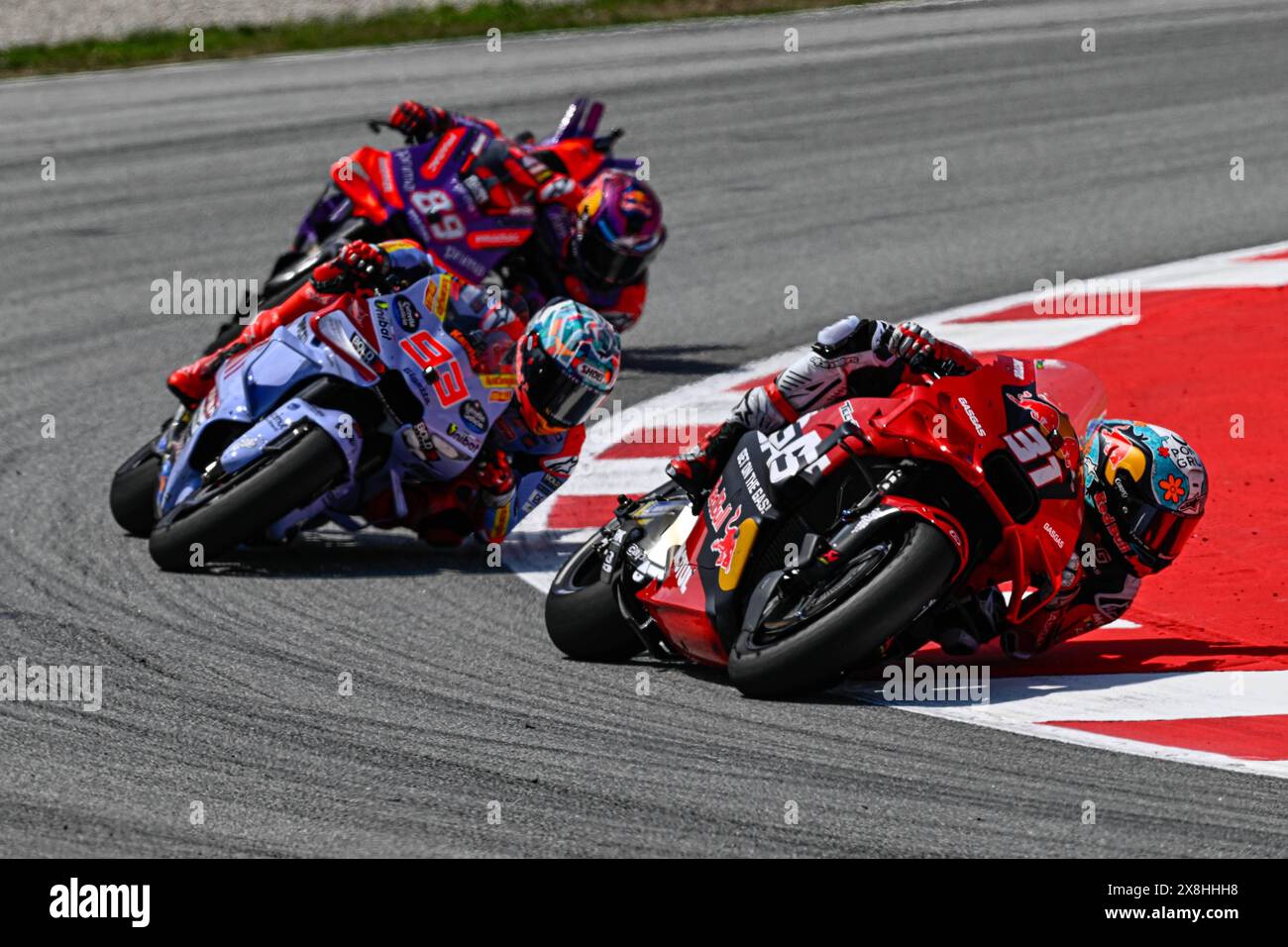 Barcellona, Spagna. 25 maggio 2024. Gara di Sprint del Monster Energy Grand Prix di Catalunta di MotoGP sul circuito di Montmelo Barcellona-Catalunya, Barcellona, Spagna, maggio 25 2024 nella foto: Marc Marquez, Pedro Acosta e Jorge Martin Carrera al sprint del Gran Premio Monster Energy de MotoGP de Catalunya en el circuito de Montmelo Barcelona-Catalunya en Barcelona, España, 25 de Mayo de 2024 POOL/ MotoGP.com/Cordon le immagini per la stampa saranno solo ad uso editoriale. Credito obbligatorio: © motogp.com credito: CORDON PRESS/Alamy Live News Foto Stock