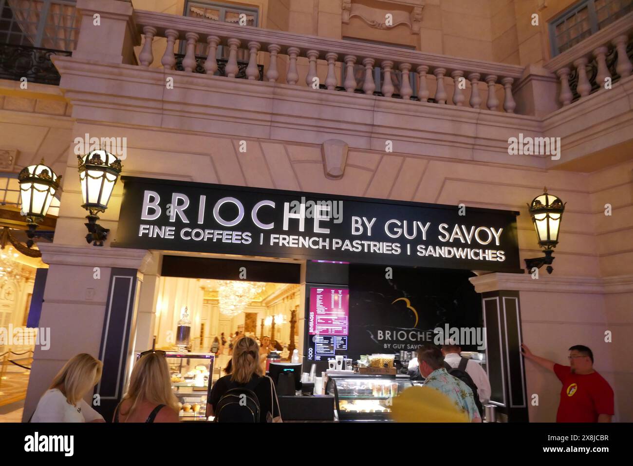 Las Vegas, Nevada, USA 15 maggio 2024 Brioche di Guy Savoy al Paris Hotel & Casino il 15 maggio 2024 a Las Vegas, Nevada, USA. Foto di Barry King/Alamy Stock Photo Foto Stock