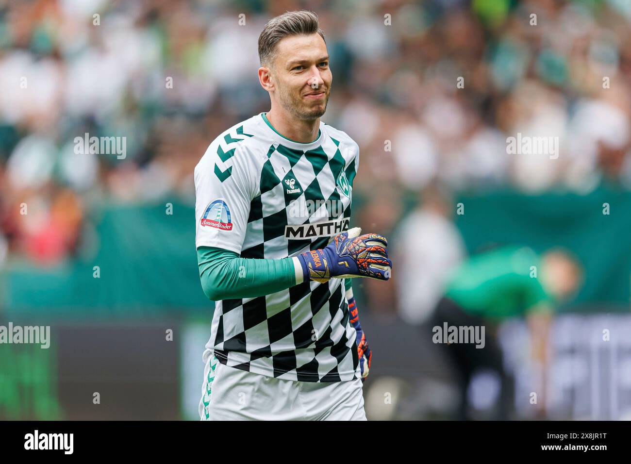 Brema, Germania. 18 maggio 2024. firo : 18.05.2024, calcio, calcio, 1. Campionato, 1. Bundesliga, stagione 2023/2024, SV Werder Brema - VfL Bochum Jiri Pavlenka (SV Werder Brema) ride, ride, grin, grin, Ritratto, ritratto, credito: dpa/Alamy Live News Foto Stock