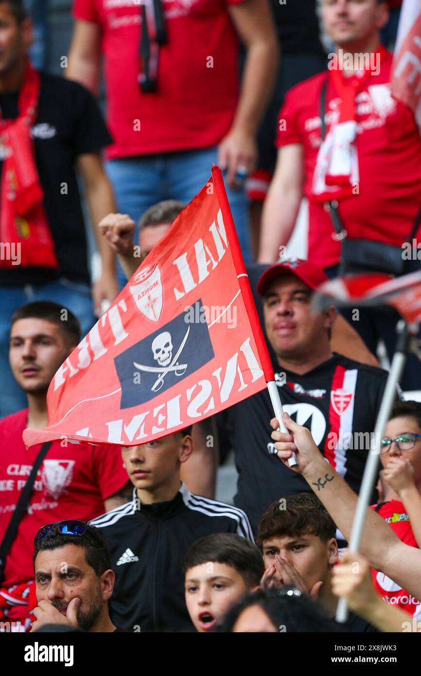 Tifosi dell'AC Monza durante la partita tra Juventus FC e AC Monza il 25 maggio 2024 all'Allianz Stadium di Torino. Foto Stock