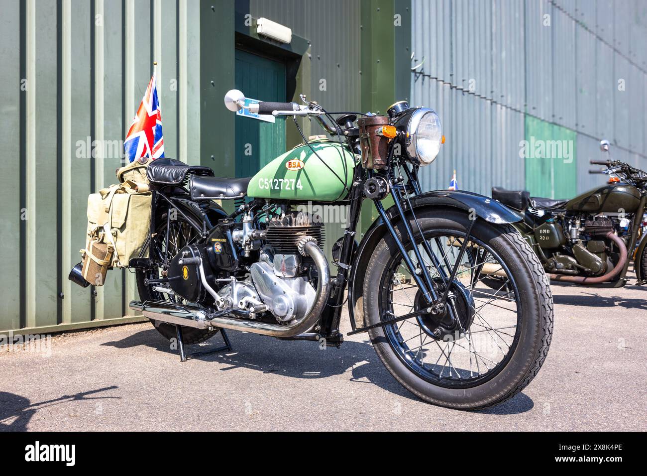 Motocicletta BSA in mostra al Best of British Airshow tenutosi a Shuttleworth il 12 maggio 2024. Foto Stock