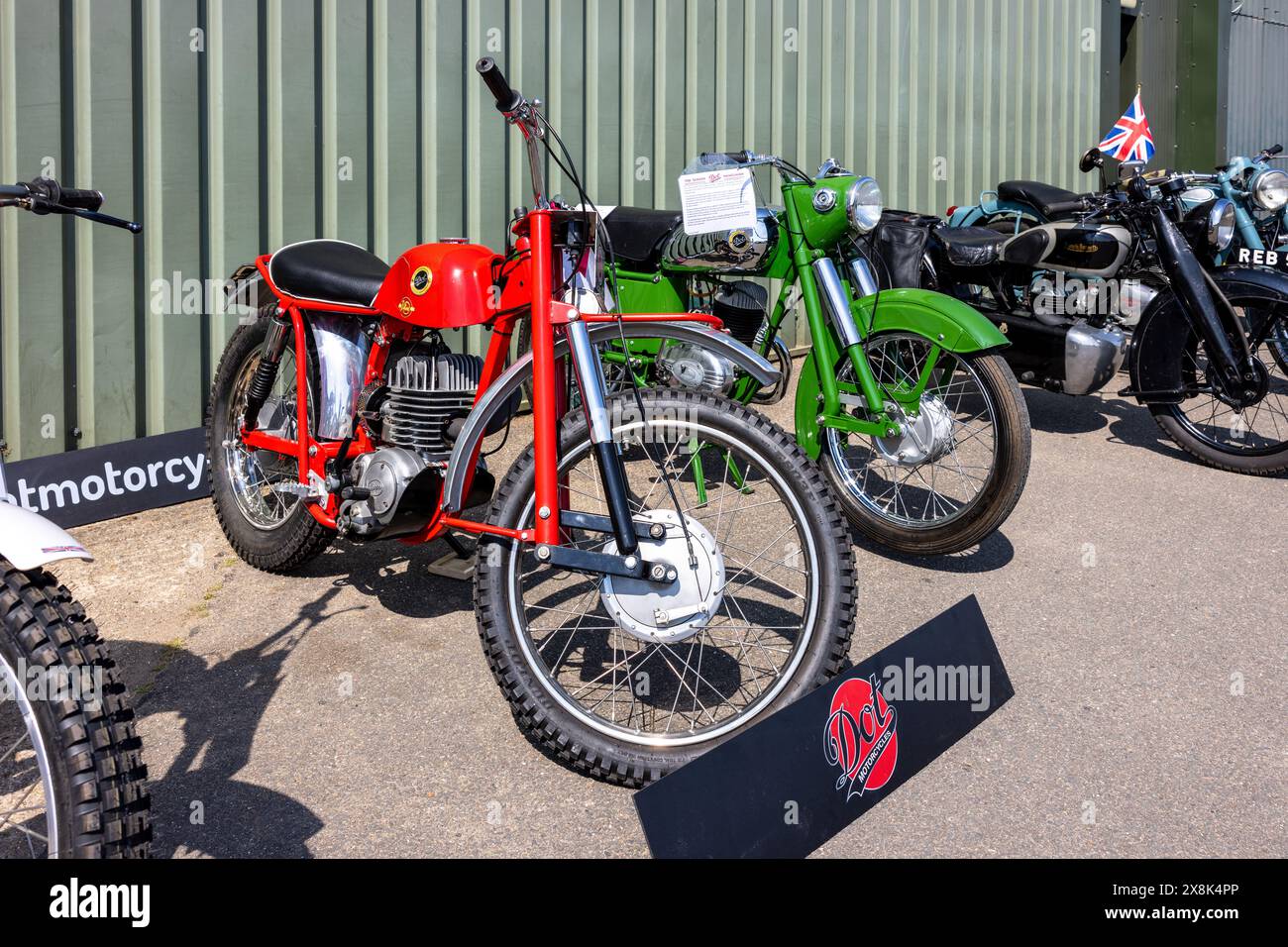 Moto DOT in mostra al Best of British Airshow tenutosi a Shuttleworth il 12 maggio 2024. Foto Stock