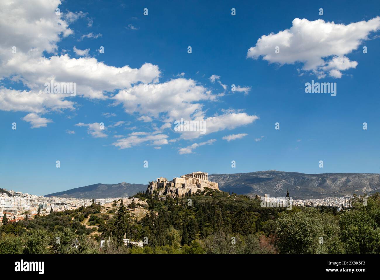 Il Partenone e l'Acropoli fotografati dalla collina Pynx, Atene, Grecia, Europa. Foto Stock