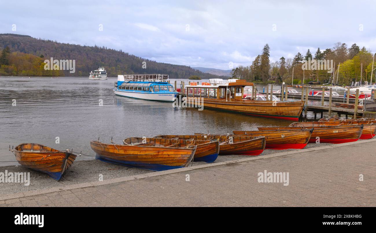 Bowness-on-Windermere sul lago Windermere, una popolare destinazione turistica per una crociera sul lago, Lake District, Cumbria, Inghilterra, Gran Bretagna. Foto Stock