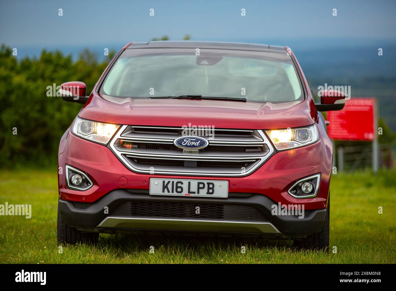 2016 Ford Edge parcheggiata a Purbeck Hills, Dorset Foto Stock