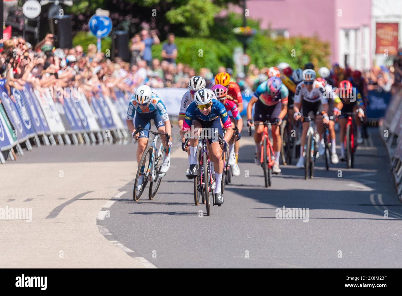 Lorena Wiebes si aggiudica la seconda tappa del RideLondon Classique Women's WorldTour 2024 a Maldon, Essex, Regno Unito Foto Stock