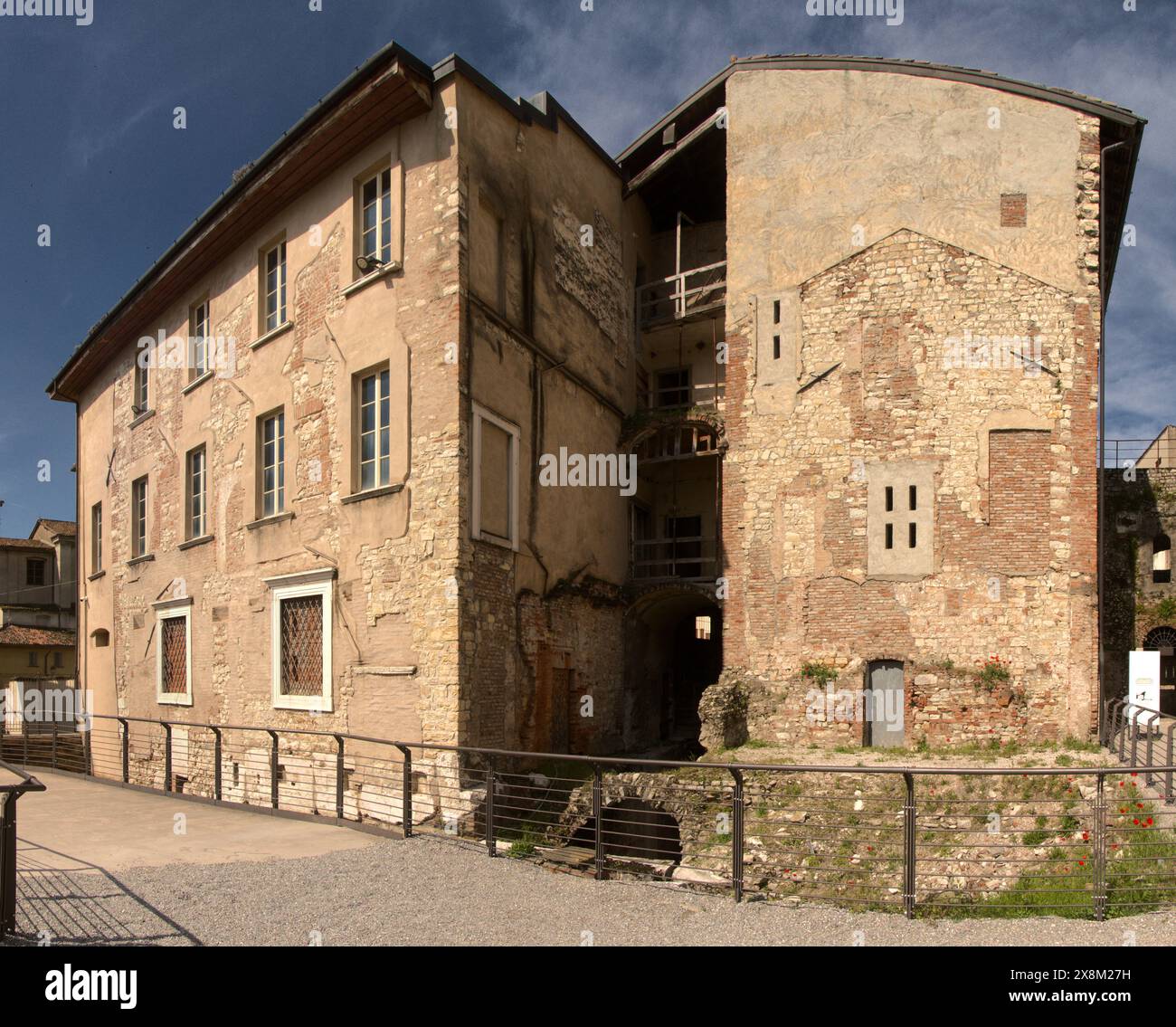 Vecchi edifici in mattoni a Brescia, Lombardia Foto Stock