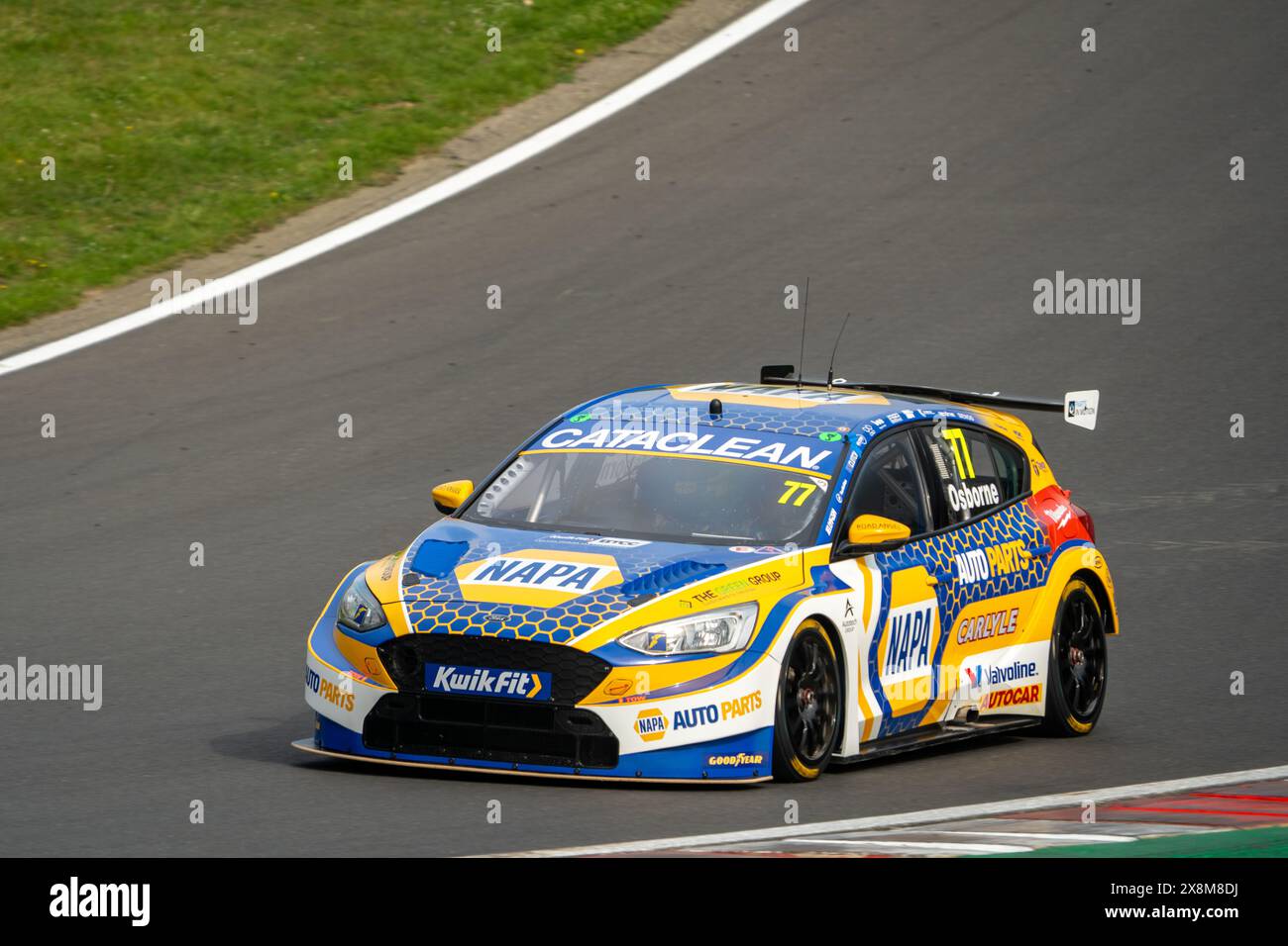 Sevenoaks, Kent - 11 maggio 2024: Sam Osborne 77 Napa Racing UK FP1 Brands Hatch Indy Foto Stock