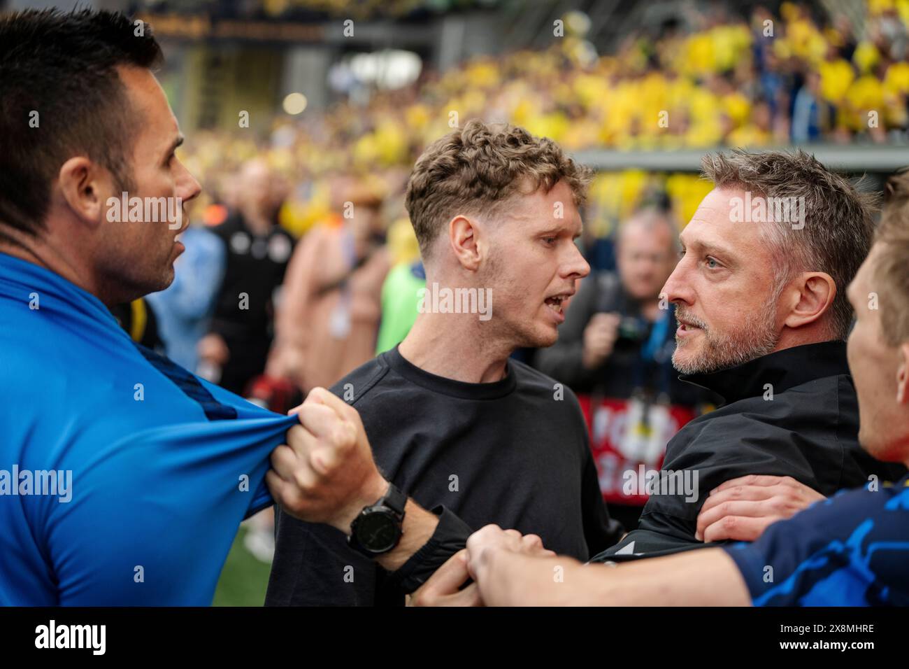 Danimarca. 26 maggio 2024. Tumult alle panchine sostitutive dopo il match 3F Super League tra Broendby IF e AGF al Broendby Stadium di Broendby, domenica 26 maggio 2024. (Foto: Mads Claus Rasmussen/Ritzau Scanpix) credito: Ritzau/Alamy Live News Foto Stock