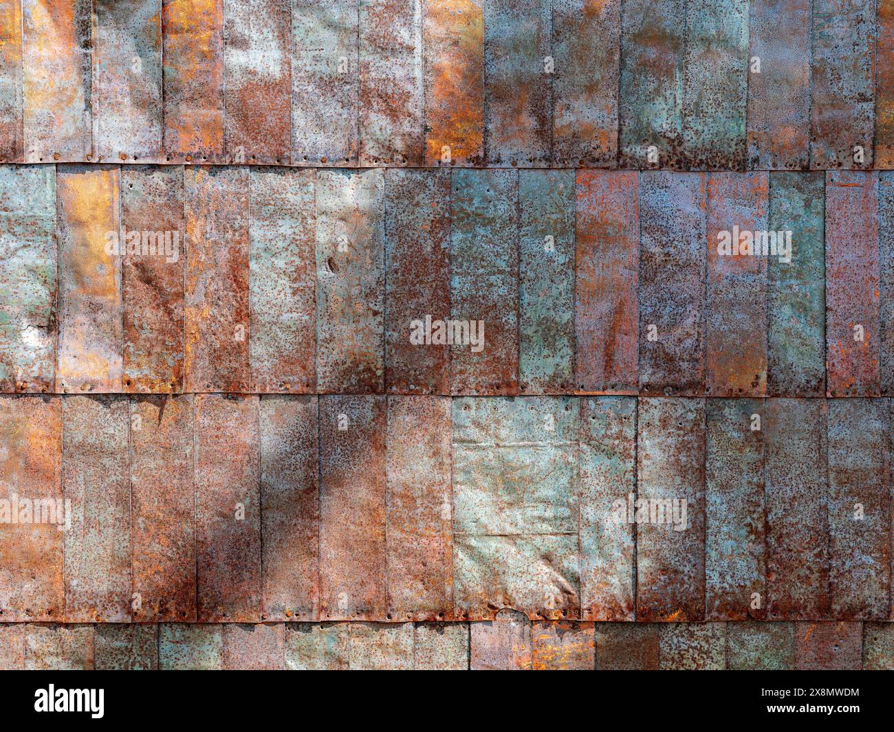 Rivestimento delle cappe in legno arrugginito e corroso Foto Stock