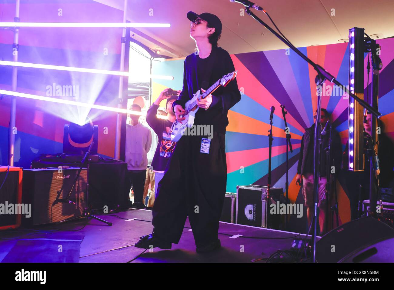 Jubilee Square, Brighton, città di Brighton & Hove, East Sussex. Helsinki Lambda Club si esibisce a Jubilee Square, Brighton come parte del festival musicale Great Escape 2024. David Smith/Alamy News Foto Stock