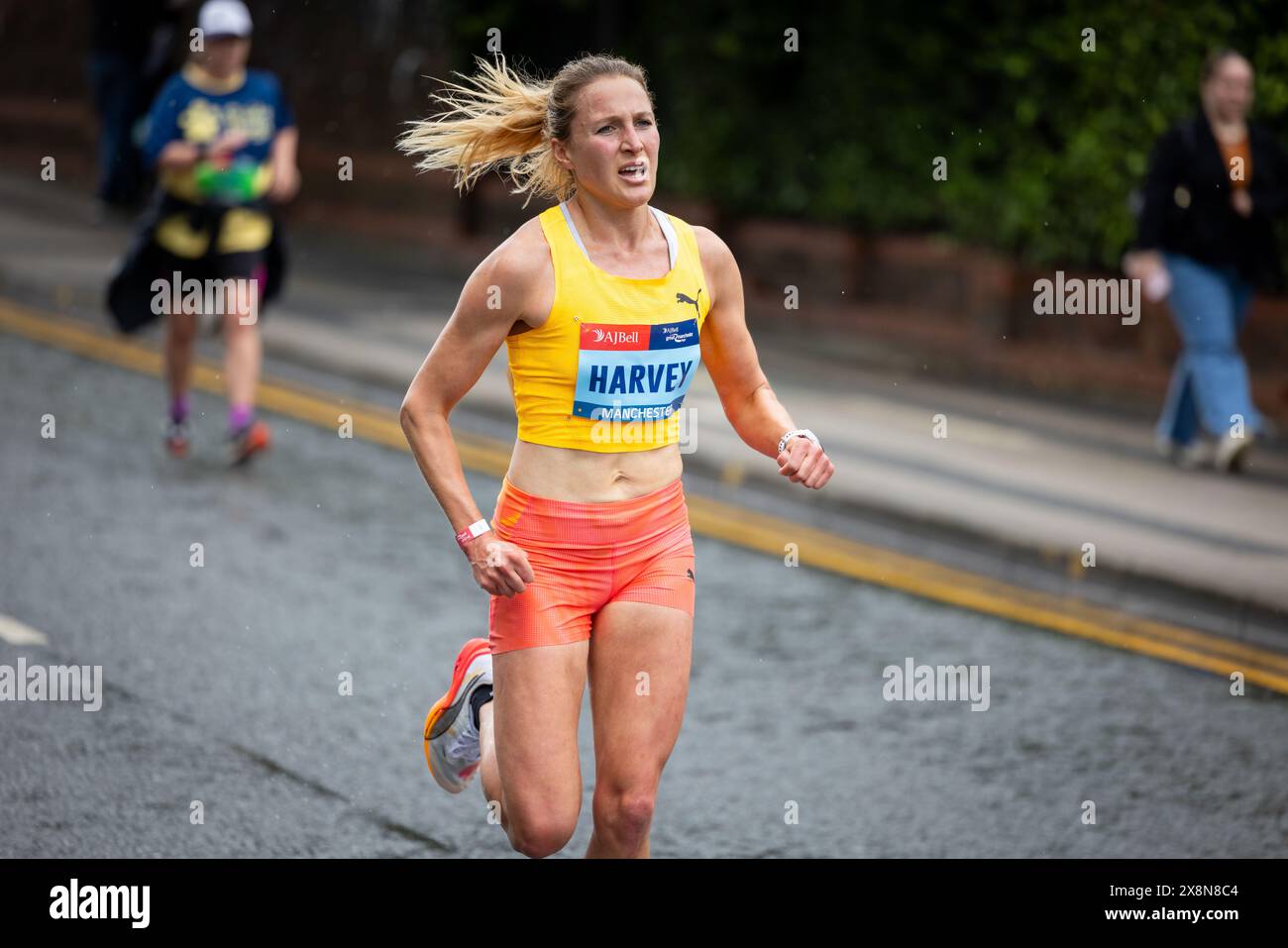 St Ann's Hospice - Greater Manchester Run 2024. L'atleta Elite Rose Harvey Foto Stock