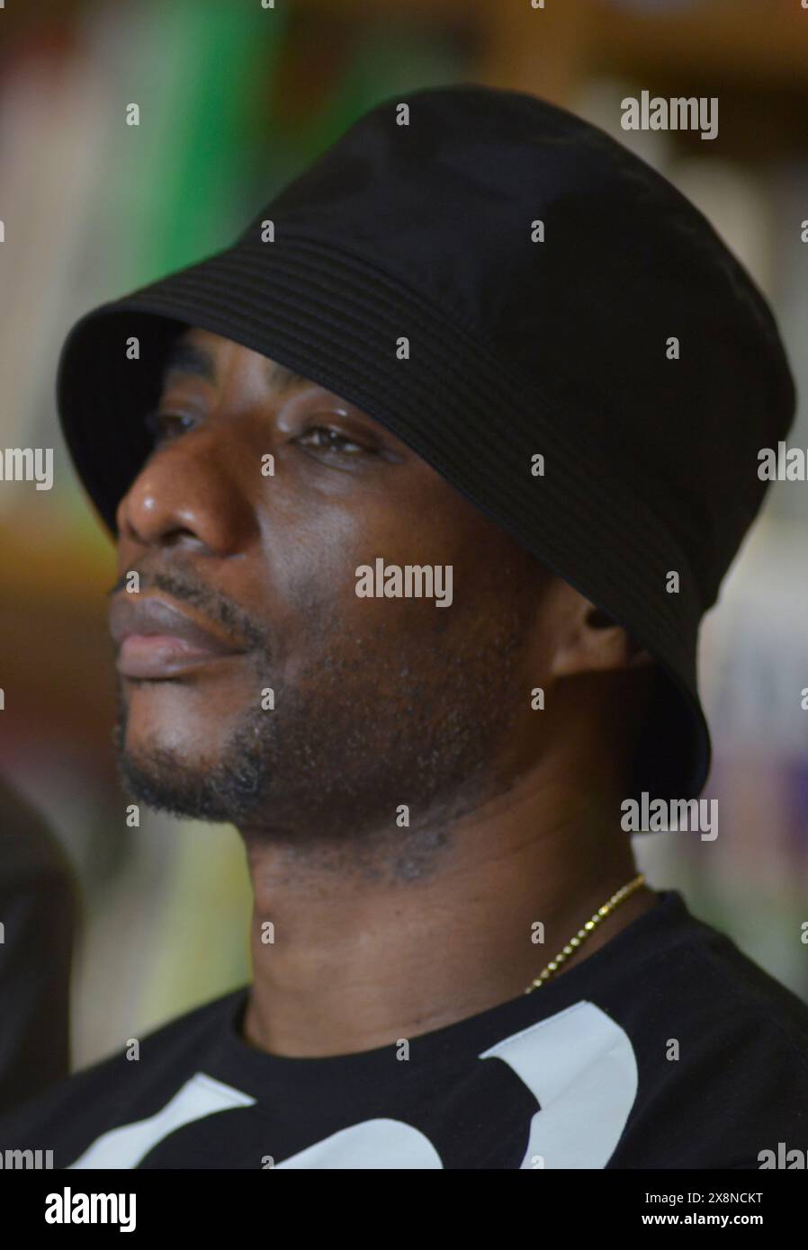 Coral Gables, Florida, Stati Uniti. 25 maggio 2024. Charlamagne Tha God, co-presentatrice di The Breakfast Club di iHeartRadio, partecipa al suo ultimo libro firmato "Get Honest or Die Lying: Why Small Talk Sucks" presso Books and Books-Gables il 25 maggio 2024 a Coral Gables, Florida. Crediti: Mpi10/Media Punch/Alamy Live News Foto Stock